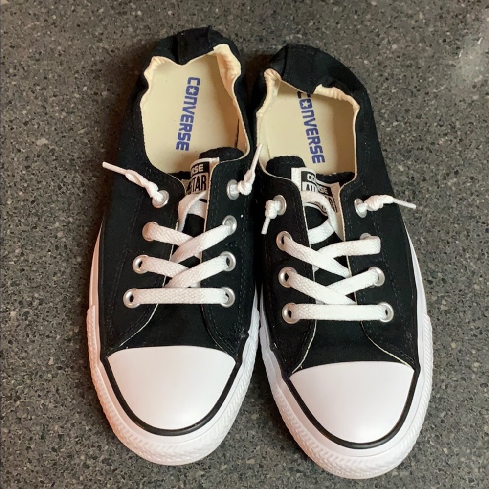 Black converse shoreline slip-on